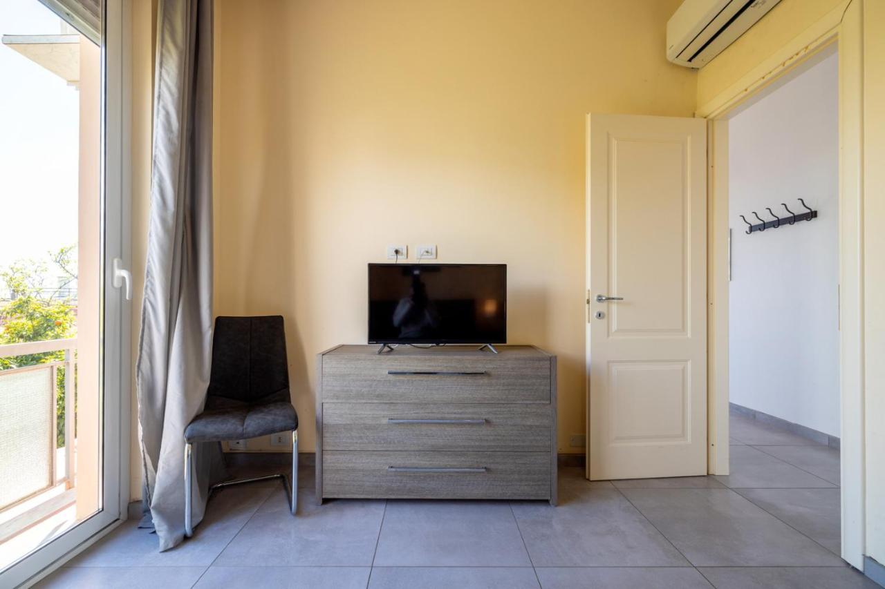 Casa Matilde - Appartamento Vista Mare - Con Posto Auto Finale Ligure Bagian luar foto